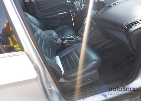 2016 Ford Escape Titanium из США, поврежденный, VIN 1FMCU0JX3GUC86017